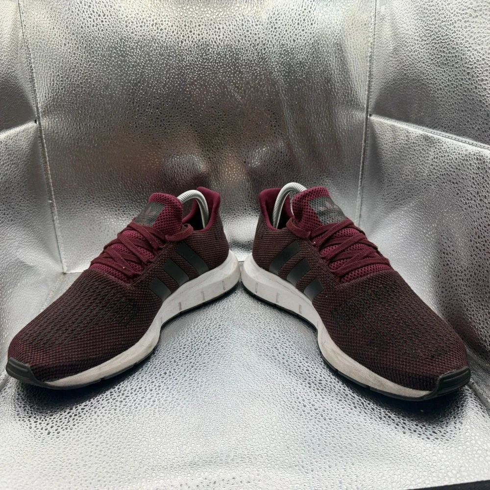 Size 9 Adidas Swift Run Maroon/Core Black/White Mens Running Shoes CQ2118‎